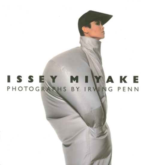 Afbeeldingen van Issey Miyake & Irving PENN
