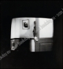 Afbeeldingen van 36 perpetual photos: 1982-89. Allan McCollum