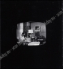Afbeeldingen van 36 perpetual photos: 1982-89. Allan McCollum